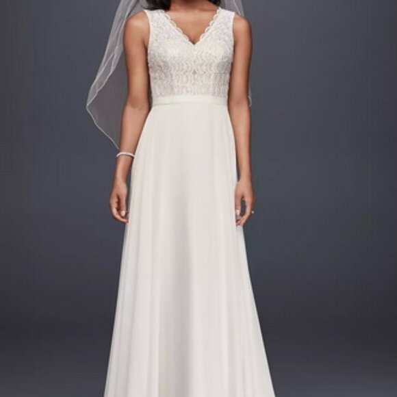 David's Bridal Ivory Champagne Scalloped Lace Mermaid Wedding Dress